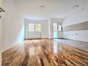 Kompletno renoviran stan na Adamovićevom naselju